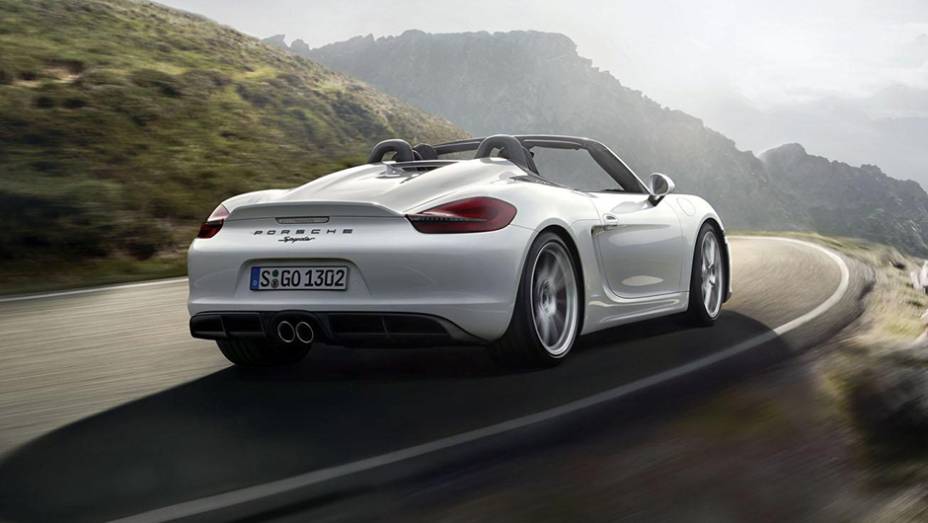 O modelo acelera de 0 a 100 km/h em 4,5 segundos, alcançando a velocidade máxima de 290 km/h | <a href="https://beta-develop.quatrorodas.abril.com.br/noticias/saloes/new-york-2015/porsche-apresenta-novo-boxster-spyder-852331.shtml" rel="migration">Leia mais</a> O modelo acelera de 0 a 100 km/h em 4,5 segundos, alcançando a velocidade máxima de 290 km/h | <a href="https://beta-develop.quatrorodas.abril.com.br/noticias/saloes/new-york-2015/porsche-apresenta-novo-boxster-spyder-852331.shtml" rel="migration">Leia mais</a>