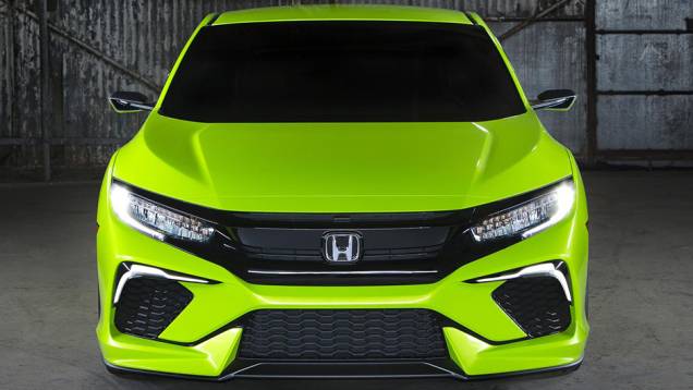 A grade frontal segue o padrão "Flying H", há faróis de LED e entradas de ar mais expressivas no para-choque | <a href="https://beta-develop.quatrorodas.abril.com.br/noticias/saloes/new-york-2015/honda-surpreende-mostra-civic-concept-852407.shtml" rel="migration">Leia mais</a> A grade frontal segue o padrão "Flying H", há faróis de LED e entradas de ar mais expressivas no para-choque | <a href="https://beta-develop.quatrorodas.abril.com.br/noticias/saloes/new-york-2015/honda-surpreende-mostra-civic-concept-852407.shtml" rel="migration">Leia mais</a>