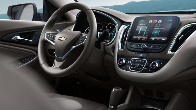 Em termos de motorização, o modelo conta com um novo motor 1.5 Ecotec turbo, movido a gasolina, oferecendo 160 cv, e 2.0 turbo a gasolina, de 250 cv | <a href="https://beta-develop.quatrorodas.abril.com.br/noticias/saloes/new-york-2015/chevrolet-malibu-emagrece-136-kg-n" rel="migration"></a> Em termos de motorização, o modelo conta com um novo motor 1.5 Ecotec turbo, movido a gasolina, oferecendo 160 cv, e 2.0 turbo a gasolina, de 250 cv | <a href="https://beta-develop.quatrorodas.abril.com.br/noticias/saloes/new-york-2015/chevrolet-malibu-emagrece-136-kg-n" rel="migration"></a>