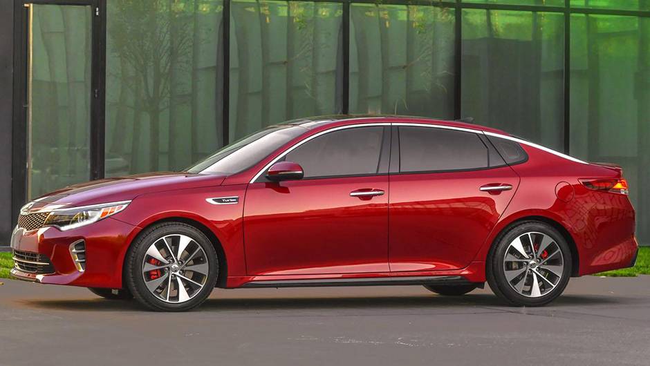 Sob o capô, o novo Optima traz três opções de motorização, como a 1.6 turbo de quatro cilindros | <a href="https://beta-develop.quatrorodas.abril.com.br/noticias/saloes/new-york-2015/kia-atualiza-visual-optima-852411.shtml" rel="migration">Leia mais</a> Sob o capô, o novo Optima traz três opções de motorização, como a 1.6 turbo de quatro cilindros | <a href="https://beta-develop.quatrorodas.abril.com.br/noticias/saloes/new-york-2015/kia-atualiza-visual-optima-852411.shtml" rel="migration">Leia mais</a>
