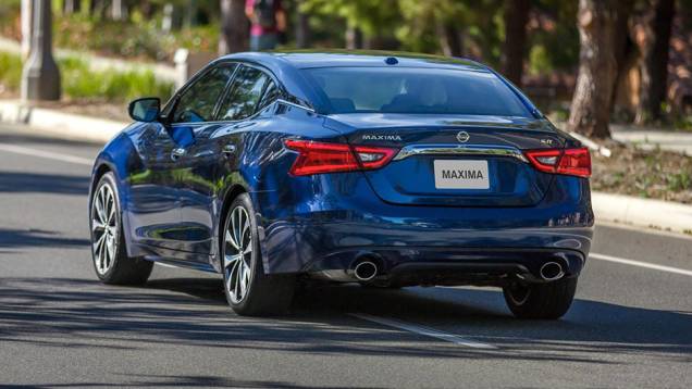 ...enquanto o sistema de exaustão tem ponteira dupla de escape | <a href="https://beta-develop.quatrorodas.abril.com.br/noticias/saloes/new-york-2015/nissan-maxima-surge-renovado-nova-iorque-852660.shtml" rel="migration">Leia mais</a> ...enquanto o sistema de exaustão tem ponteira dupla de escape | <a href="https://beta-develop.quatrorodas.abril.com.br/noticias/saloes/new-york-2015/nissan-maxima-surge-renovado-nova-iorque-852660.shtml" rel="migration">Leia mais</a>