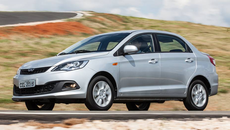 O conjunto de suspensão e freios também foi ajustado, de modo a cair mais no gosto do brasileiro, com molas e amortecedores mais firmes | <a href="https://beta-develop.quatrorodas.abril.com.br/noticias/fabricantes/novo-chery-celer-chega-r-38-990-854540.shtml" rel="migration"></a> O conjunto de suspensão e freios também foi ajustado, de modo a cair mais no gosto do brasileiro, com molas e amortecedores mais firmes | <a href="https://beta-develop.quatrorodas.abril.com.br/noticias/fabricantes/novo-chery-celer-chega-r-38-990-854540.shtml" rel="migration"></a>