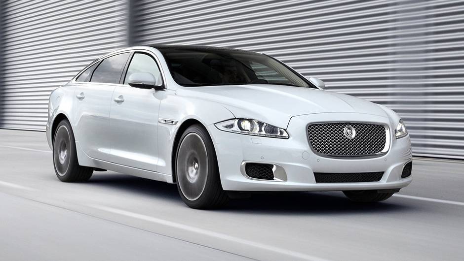 A tradicional Jaguar emplacou o sétimo lugar na lista, com o XJ (92,46%) | <a href="https://beta-develop.quatrorodas.abril.com.br/noticias/fabricantes/reino-unido-lexus-is-eleito-melhor-carro-857460.shtml" rel="migration">Leia mais</a> A tradicional Jaguar emplacou o sétimo lugar na lista, com o XJ (92,46%) | <a href="https://beta-develop.quatrorodas.abril.com.br/noticias/fabricantes/reino-unido-lexus-is-eleito-melhor-carro-857460.shtml" rel="migration">Leia mais</a>