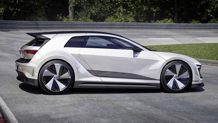 As linhas são bastante ousadas e diferentes daquelas vistas na sétima geração do Golf | <a href="https://beta-develop.quatrorodas.abril.com.br/noticias/fabricantes/volkswagen-golf-gte-sport-concept-abusa-futurismo-864842.shtml" rel="migration">Leia mais</a> As linhas são bastante ousadas e diferentes daquelas vistas na sétima geração do Golf | <a href="https://beta-develop.quatrorodas.abril.com.br/noticias/fabricantes/volkswagen-golf-gte-sport-concept-abusa-futurismo-864842.shtml" rel="migration">Leia mais</a>