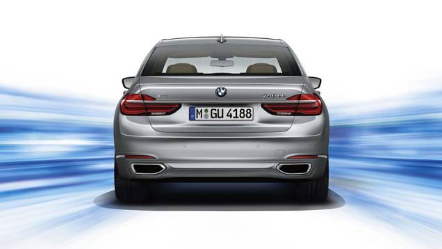 Quatro opções de motorização estão disponíveis, incluindo uma híbrida | <a href="https://beta-develop.quatrorodas.abril.com.br/noticias/fabricantes/bmw-mantem-alto-padrao-novo-serie-7-874860.shtml" rel="migration">Leia mais</a> Quatro opções de motorização estão disponíveis, incluindo uma híbrida | <a href="https://beta-develop.quatrorodas.abril.com.br/noticias/fabricantes/bmw-mantem-alto-padrao-novo-serie-7-874860.shtml" rel="migration">Leia mais</a>