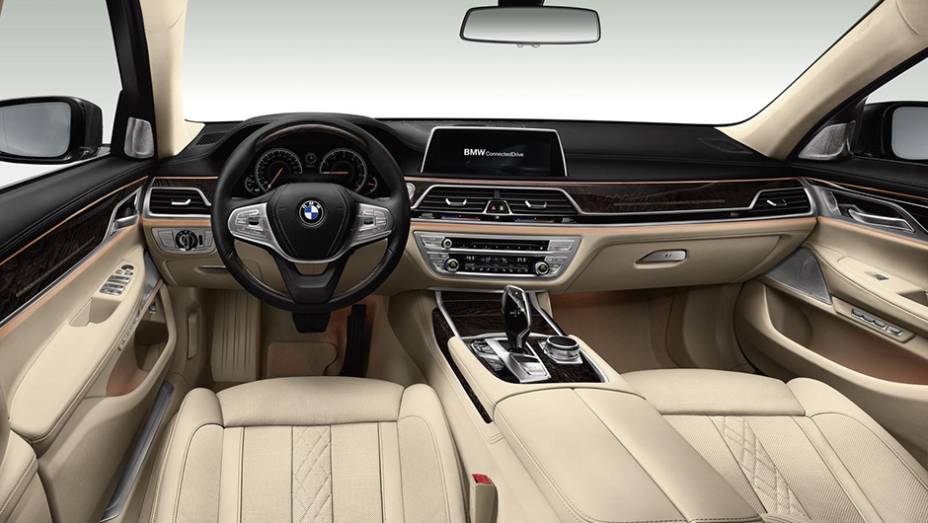 Por dentro, o sistema iDrive utiliza a tecnologia de controle por gestos | <a href="https://beta-develop.quatrorodas.abril.com.br/noticias/fabricantes/bmw-mantem-alto-padrao-novo-serie-7-874860.shtml" rel="migration">Leia mais</a> Por dentro, o sistema iDrive utiliza a tecnologia de controle por gestos | <a href="https://beta-develop.quatrorodas.abril.com.br/noticias/fabricantes/bmw-mantem-alto-padrao-novo-serie-7-874860.shtml" rel="migration">Leia mais</a>