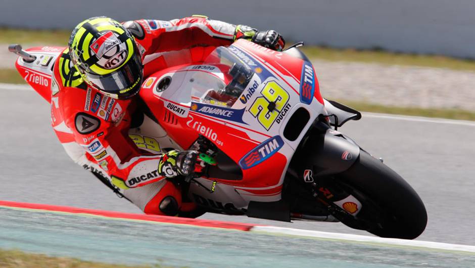 Sempre constante, Andrea Iannone levou a Ducati à quarta colocação | <a href="https://beta-develop.quatrorodas.abril.com.br/moto/galerias/competicoes/motogp-2015-catalunha-876720.shtml" rel="migration">Leia mais</a> Sempre constante, Andrea Iannone levou a Ducati à quarta colocação | <a href="https://beta-develop.quatrorodas.abril.com.br/moto/galerias/competicoes/motogp-2015-catalunha-876720.shtml" rel="migration">Leia mais</a>