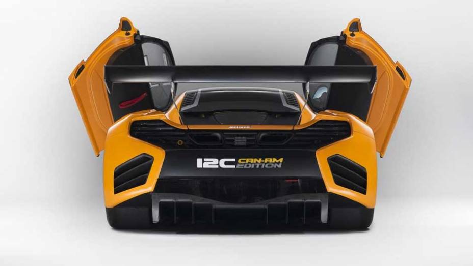 O motor 3.8 V8 biturbo teve um ganho de 5 cv, chegando aos 630 cv | <a href="https://beta-develop.quatrorodas.abril.com.br/noticias/fabricantes/mclaren-exibe-nova-versao-mp4-12c-697456.shtml" rel="migration">Leia mais</a>