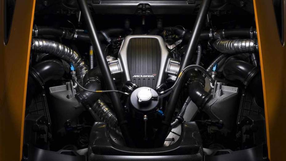 Eis o cora&ccedil;&atilde;o da fera: a central eletr&ocirc;nica remapeada e um novo sistema de refrigera&ccedil;&atilde;o resultaram em 5 cv a mais | <a href="https://beta-develop.quatrorodas.abril.com.br/noticias/fabricantes/mclaren-exibe-nova-versao-mp4-12c-697456.shtml" rel="migration">Leia mais</a>