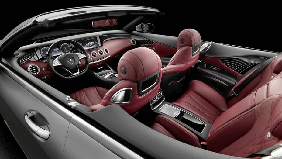 A chegada do modelo às concessionárias europeias está prevista para o segundo trimestre de 2016 <a href="https://beta-develop.quatrorodas.abril.com.br/noticias/fabricantes/mercedes-benz-resgata-antiga-tradicao-classe-s-cabriolet-901700.shtml" target="_blank" rel="migration">Leia mais</a> A chegada do modelo às concessionárias europeias está prevista para o segundo trimestre de 2016 <a href="https://beta-develop.quatrorodas.abril.com.br/noticias/fabricantes/mercedes-benz-resgata-antiga-tradicao-classe-s-cabriolet-901700.shtml" target="_blank" rel="migration">Leia mais</a>