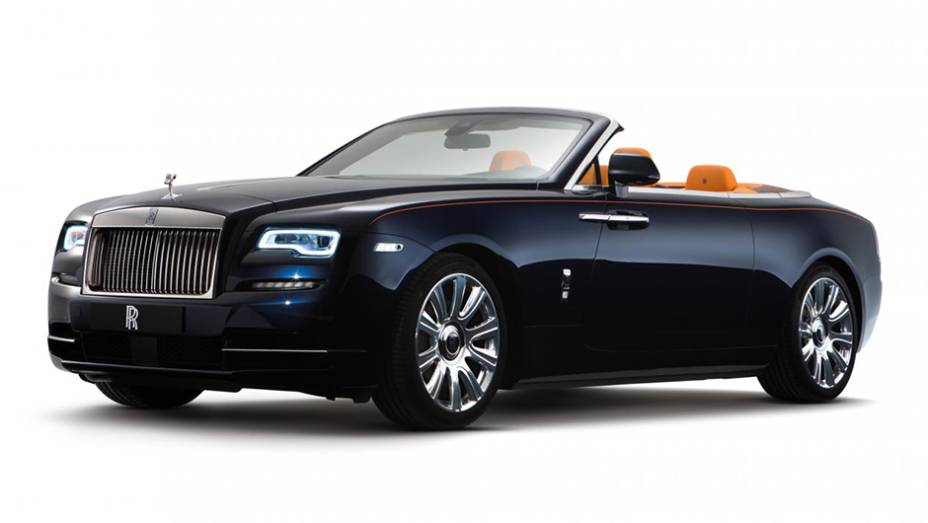 O conversível é baseado no Wraith, mas seu peso total supera em 200 kg o do cupê | <a href="https://beta-develop.quatrorodas.abril.com.br/noticias/fabricantes/conheca-dawn-novo-conversivel-rolls-royce-902940.shtml" target="_blank" rel="migration">Leia mais</a>