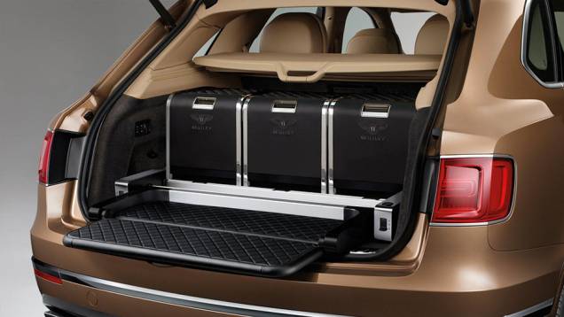 A chegada do Bentayga ao mercado europeu está programada para 2016 | <a href="https://beta-develop.quatrorodas.abril.com.br//noticias/fabricantes/bentley-bentayga-eleva-patamar-suvs-luxo-903320.shtml" target="_blank" rel="migration">Leia mais</a> A chegada do Bentayga ao mercado europeu está programada para 2016 | <a href="https://beta-develop.quatrorodas.abril.com.br//noticias/fabricantes/bentley-bentayga-eleva-patamar-suvs-luxo-903320.shtml" target="_blank" rel="migration">Leia mais</a>