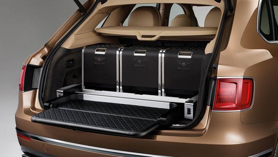 A chegada do Bentayga ao mercado europeu est&aacute; programada para 2016 | <a href="https://beta-develop.quatrorodas.abril.com.br//noticias/fabricantes/bentley-bentayga-eleva-patamar-suvs-luxo-903320.shtml" target="_blank" rel="migration">Leia mais</a>