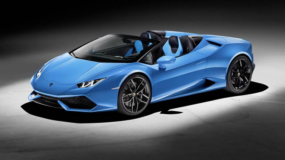 N&atilde;o foram feitas grandes mudan&ccedil;as neste Huracan Spyder na compara&ccedil;&atilde;o com o cup&ecirc; | <a href="https://beta-develop.quatrorodas.abril.com.br/noticias/fabricantes/lamborghini-huracan-spyder-revelado-prioriza-conforto-interno-904960.shtml" target="_blank" rel="migration">Leia mais</a>