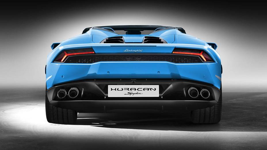 A chegada do roadster ao mercado está prevista para 2016 | <a href="https://beta-develop.quatrorodas.abril.com.br/noticias/fabricantes/lamborghini-huracan-spyder-revelado-prioriza-conforto-interno-904960.shtml" target="_blank" rel="migration">Leia mais</a>