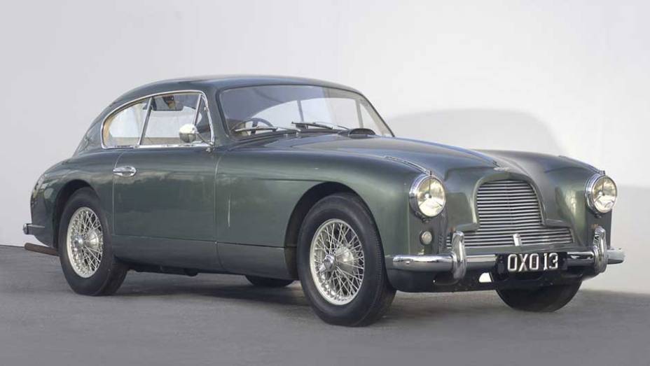 DB2 (1950): baseado nos protótipos que disputaram as 24 Horas de Le Mans, o DB2 trazia um moderno motor de seis cilindros; em três anos de produção, teve 411 exemplares fabricados DB2 (1950): baseado nos protótipos que disputaram as 24 Horas de Le Mans, o DB2 trazia um moderno motor de seis cilindros; em três anos de produção, teve 411 exemplares fabricados