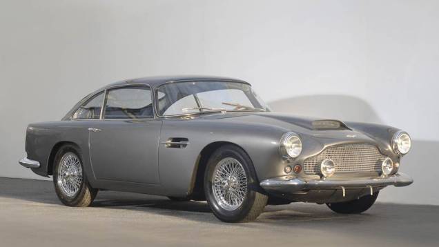 DB4 (1958): fabricado at&eacute; 1963, chegava facilmente aos 224 km/h; sua plataforma serviu de base para o DB5, um dos modelos mais famosos da hist&oacute;ria da Aston Martin