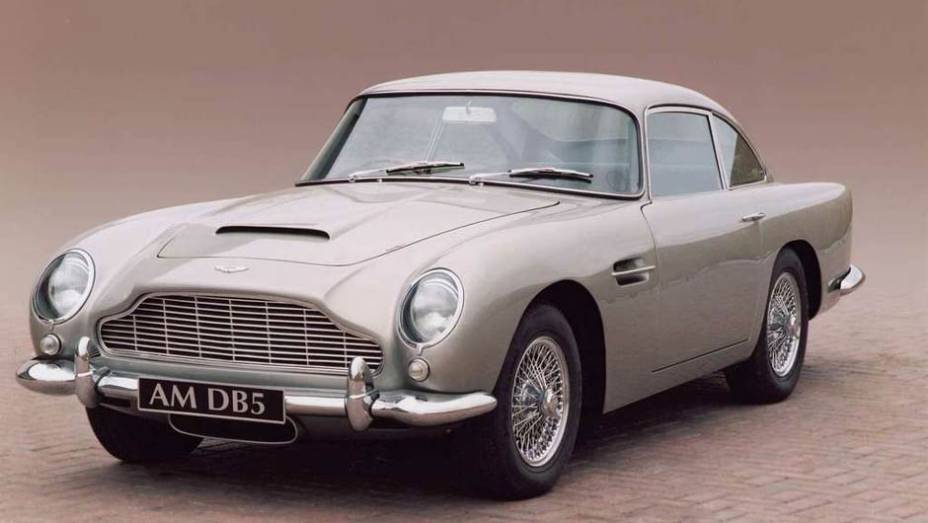 DB5 (1963): sinônimo de Aston Martin, este belo cupê de design italiano acompanhou James Bond em Goldfinger, clássico da saga 007 lançado em 1964; apareceu também em Skyfall (2012), último filme do agente secreto DB5 (1963): sinônimo de Aston Martin, este belo cupê de design italiano acompanhou James Bond em Goldfinger, clássico da saga 007 lançado em 1964; apareceu também em Skyfall (2012), último filme do agente secreto