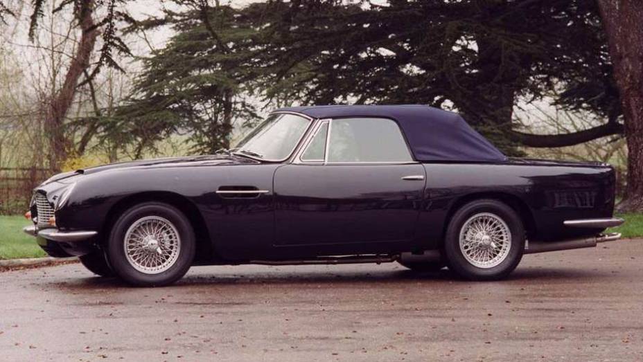 DB6 (1965): bastante parecido com seu antecessor DB5, ele trouxe melhorias na aerodinâmica, na mecânica e até nos equipamentos DB6 (1965): bastante parecido com seu antecessor DB5, ele trouxe melhorias na aerodinâmica, na mecânica e até nos equipamentos