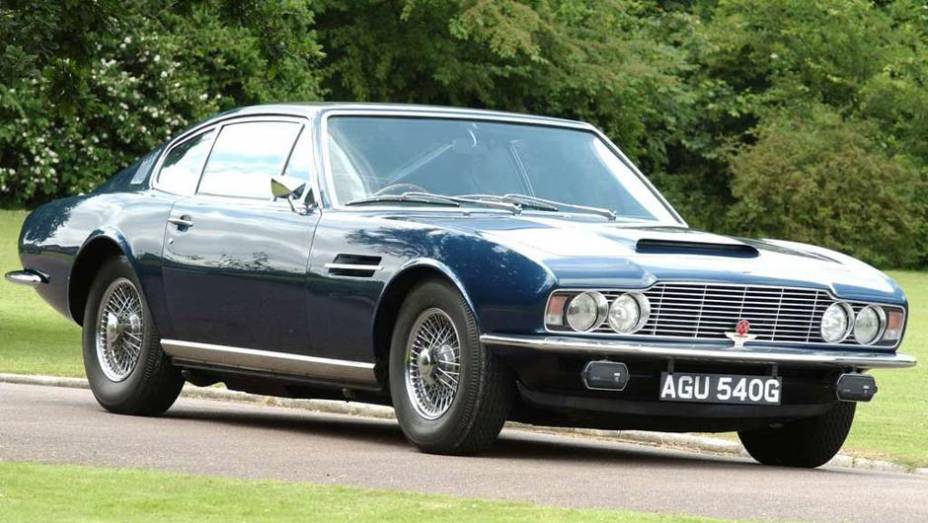 DBS (1967): as linhas mais quadradas romperam com o design ousado dos modelos anteriores; como astro de 007, apareceu em À Serviço de Sua Majestade DBS (1967): as linhas mais quadradas romperam com o design ousado dos modelos anteriores; como astro de 007, apareceu em À Serviço de Sua Majestade