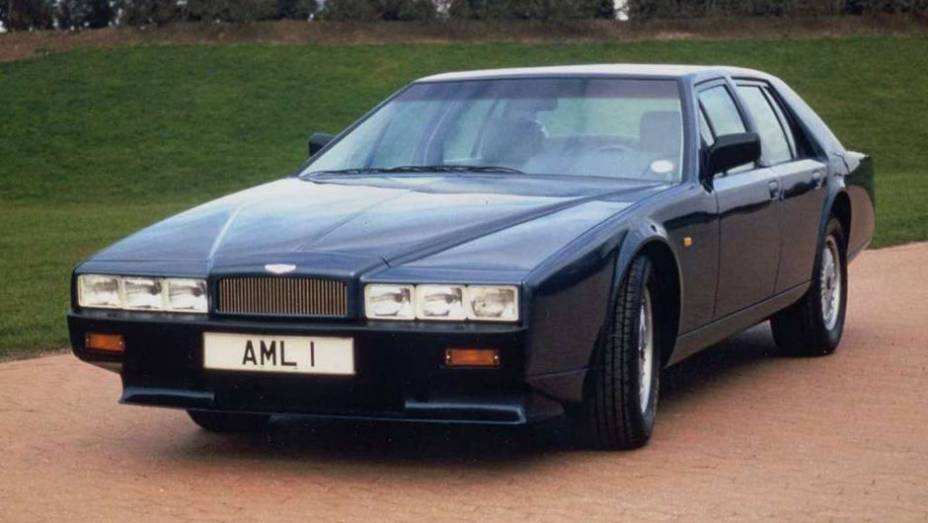 Lagonda (1976): um dos modelos mais longínquos da marca (produzido até 1990), foi criado para executivos endinheirados e magnatas do petróleo Lagonda (1976): um dos modelos mais longínquos da marca (produzido até 1990), foi criado para executivos endinheirados e magnatas do petróleo