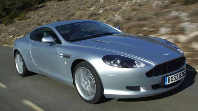 DB9 (2004): lan&ccedil;ado no Sal&atilde;o de Frankfurt de 2003, foi o primeiro carro produzido na f&aacute;brica de Gaydon; o motor 6.0 V12 tinha 450 cv
