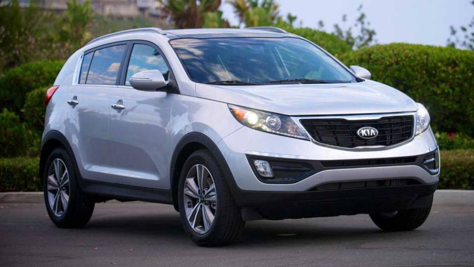 Dá pra reparar? A Kia fez mudanças no Sportage vendido nos Estados Unidos | <a href="https://beta-develop.quatrorodas.abril.com.br/noticias/fabricantes/kia-revela-facelift-sportage-2014-eua-754251.shtml" rel="migration">Leia mais</a>