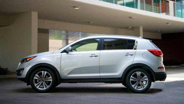 Debaixo do capô, o Sportage agora tem um motor 2.4 GDI a diesel, com 182 cv | <a href="https://beta-develop.quatrorodas.abril.com.br/noticias/fabricantes/kia-revela-facelift-sportage-2014-eua-754251.shtml" rel="migration">Leia mais</a> Debaixo do capô, o Sportage agora tem um motor 2.4 GDI a diesel, com 182 cv | <a href="https://beta-develop.quatrorodas.abril.com.br/noticias/fabricantes/kia-revela-facelift-sportage-2014-eua-754251.shtml" rel="migration">Leia mais</a>
