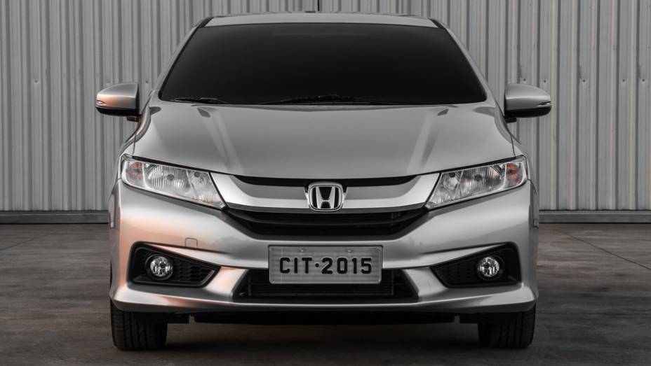 O sedã incorpora a nova identidade visual da Honda, vista no novo Fit e no Vezel | <a href="https://beta-develop.quatrorodas.abril.com.br/carros/lancamentos/honda-city-800143.shtml" rel="migration">Leia mais</a>