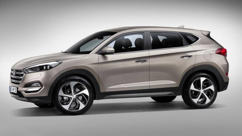 O visual foi extensamente repaginado, com vincos ainda mais marcantes pela carroceria | <a href="https://beta-develop.quatrorodas.abril.com.br/noticias/saloes/genebra-2015/nova-tucson-finalmente-revelada-837100.shtml" rel="migration">Leia mais</a> | <a href="https://quatrorodas.abril.com." rel="migration"></a> O visual foi extensamente repaginado, com vincos ainda mais marcantes pela carroceria | <a href="https://beta-develop.quatrorodas.abril.com.br/noticias/saloes/genebra-2015/nova-tucson-finalmente-revelada-837100.shtml" rel="migration">Leia mais</a> | <a href="https://quatrorodas.abril.com." rel="migration"></a>