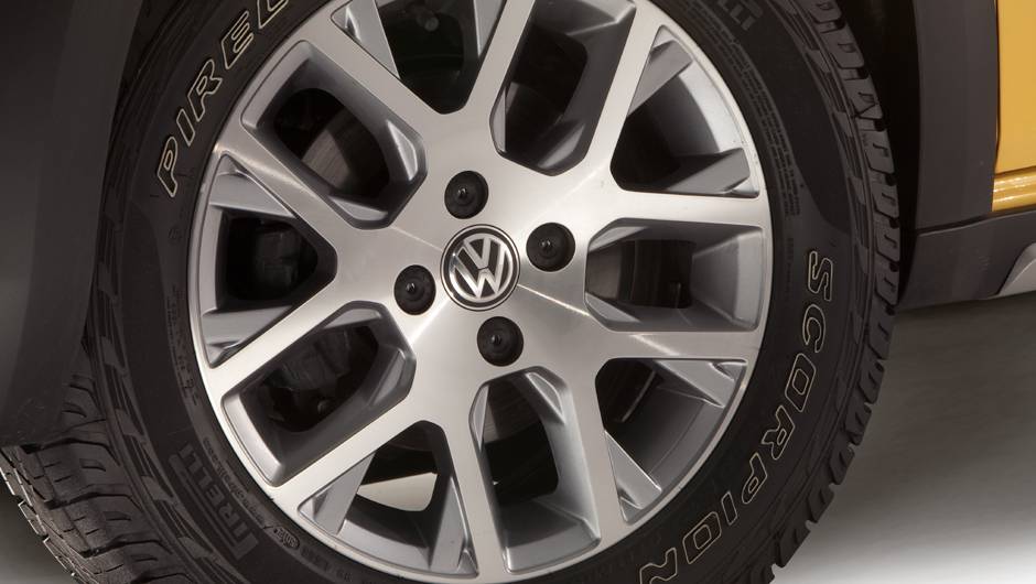 Já as rodas de liga leve de 15 polegadas foram batizadas de Stuttgart | <a href="https://beta-develop.quatrorodas.abril.com.br/carros/lancamentos/vw-saveiro-2014-738896.shtml" rel="migration">Leia mais</a> Já as rodas de liga leve de 15 polegadas foram batizadas de Stuttgart | <a href="https://beta-develop.quatrorodas.abril.com.br/carros/lancamentos/vw-saveiro-2014-738896.shtml" rel="migration">Leia mais</a>