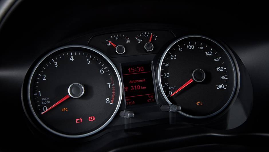 Painel de instrumentos oferece fácil leitura das informações e computador de bordo I-System | <a href="https://beta-develop.quatrorodas.abril.com.br/carros/lancamentos/vw-saveiro-2014-738896.shtml" rel="migration">Leia mais</a> Painel de instrumentos oferece fácil leitura das informações e computador de bordo I-System | <a href="https://beta-develop.quatrorodas.abril.com.br/carros/lancamentos/vw-saveiro-2014-738896.shtml" rel="migration">Leia mais</a>