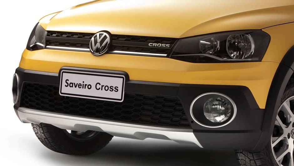 Detalhe da frente com grade exclusiva e os enormes faróis auxiliares com molduras cromadas | <a href="https://beta-develop.quatrorodas.abril.com.br/carros/lancamentos/vw-saveiro-2014-738896.shtml" rel="migration">Leia mais</a> Detalhe da frente com grade exclusiva e os enormes faróis auxiliares com molduras cromadas | <a href="https://beta-develop.quatrorodas.abril.com.br/carros/lancamentos/vw-saveiro-2014-738896.shtml" rel="migration">Leia mais</a>