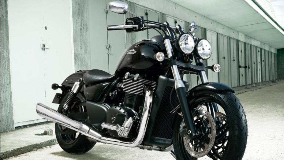 A Triumph direciona suas atenções no Brasil para uma cruiser "com estilo único": a Thunderbird Storm | <a href="%20https://beta-develop.quatrorodas.abril.com.br/moto/noticias/estilo-triumph-thunderbird-storm-731430.shtml" rel="migration">Leia mais</a>