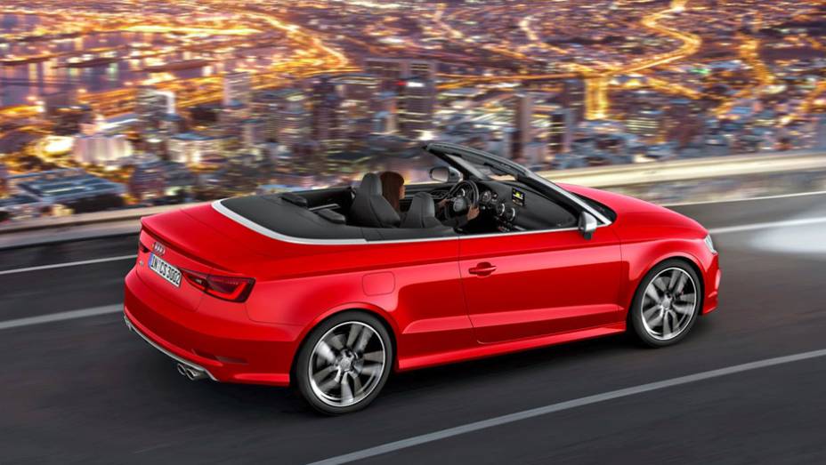 Quando retraída, a capota fica alojada dentro do compartimento de bagagens | <a href="https://beta-develop.quatrorodas.abril.com.br/noticias/saloes/genebra-2014/audi-revela-novo-s3-cabriolet-773912.shtml" rel="migration">Leia mais</a> Quando retraída, a capota fica alojada dentro do compartimento de bagagens | <a href="https://beta-develop.quatrorodas.abril.com.br/noticias/saloes/genebra-2014/audi-revela-novo-s3-cabriolet-773912.shtml" rel="migration">Leia mais</a>