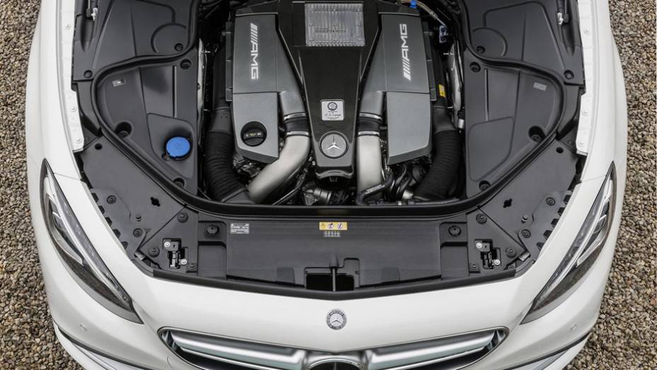 Movido por um motor 5.5 V8 biturbo, ele tem 577 cv | <a href="https://beta-develop.quatrorodas.abril.com.br/noticias/fabricantes/mercedes-benz-mostra-s-63-amg-coupe-777171.shtml" rel="migration">Leia mais</a> Movido por um motor 5.5 V8 biturbo, ele tem 577 cv | <a href="https://beta-develop.quatrorodas.abril.com.br/noticias/fabricantes/mercedes-benz-mostra-s-63-amg-coupe-777171.shtml" rel="migration">Leia mais</a>