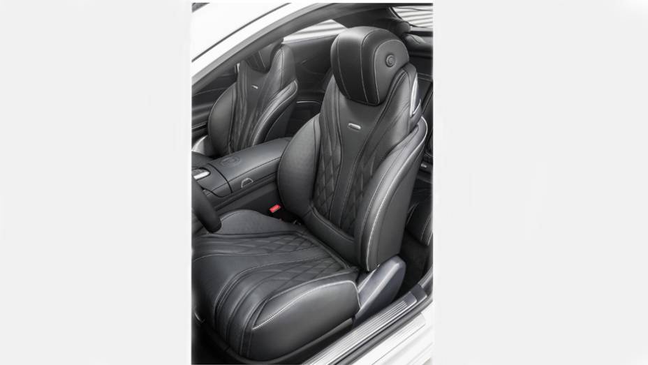 ... bancos esportivos com revestimento interno em couro do tipo Nappa | <a href="https://beta-develop.quatrorodas.abril.com.br/noticias/fabricantes/mercedes-benz-mostra-s-63-amg-coupe-777171.shtml" rel="migration">Leia mais</a> ... bancos esportivos com revestimento interno em couro do tipo Nappa | <a href="https://beta-develop.quatrorodas.abril.com.br/noticias/fabricantes/mercedes-benz-mostra-s-63-amg-coupe-777171.shtml" rel="migration">Leia mais</a>