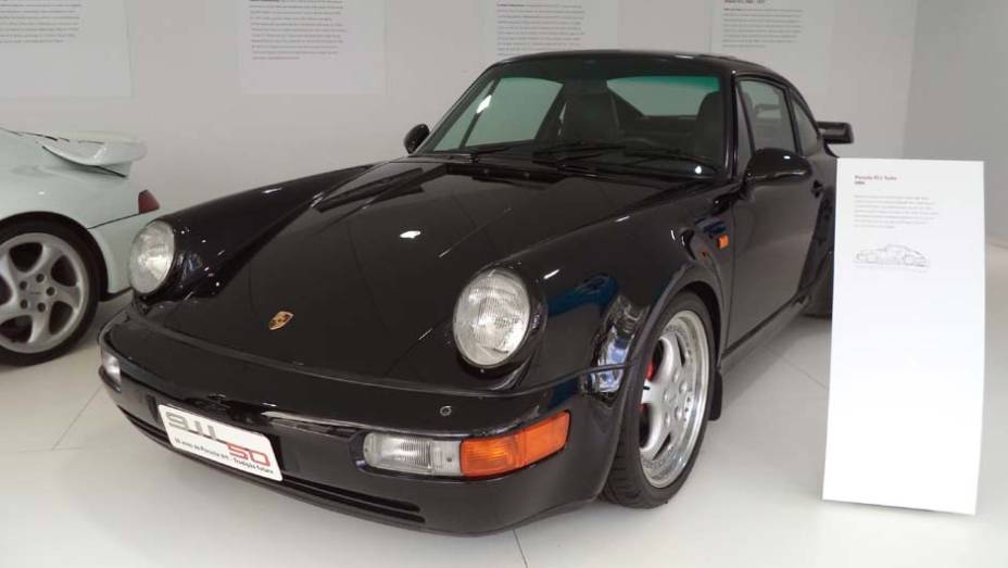 Este 911 Turbo de 1994 é o mais raro do espaço da Porsche | <a href="https://beta-develop.quatrorodas.abril.com.br/noticias/fabricantes/auto-premium-show-abre-portas-sp-760626.shtml" rel="migration">Leia mais</a>