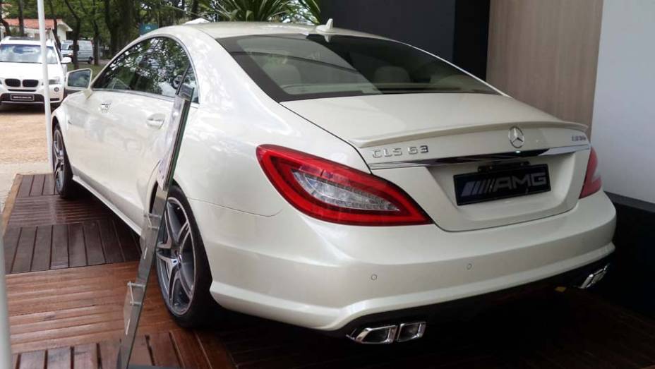 O furiosos motor 5.5 biturbo entrega 550 cv e um ronco ensurdecedor | <a href="https://beta-develop.quatrorodas.abril.com.br/noticias/fabricantes/auto-premium-show-abre-portas-sp-760626.shtml" rel="migration">Leia mais</a> O furiosos motor 5.5 biturbo entrega 550 cv e um ronco ensurdecedor | <a href="https://beta-develop.quatrorodas.abril.com.br/noticias/fabricantes/auto-premium-show-abre-portas-sp-760626.shtml" rel="migration">Leia mais</a>