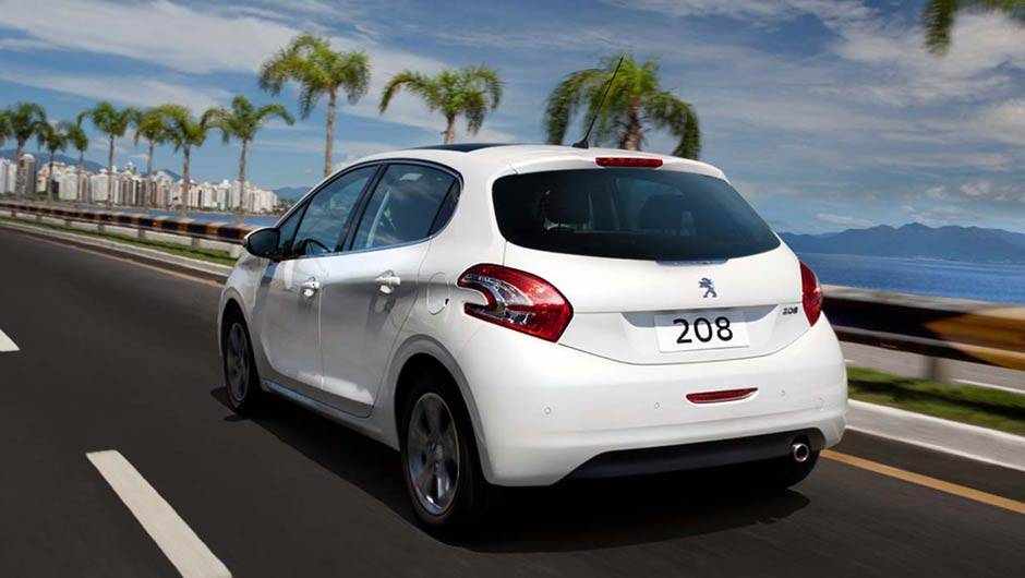 As lanternas agora ficam em uma posição mais baixa, favorecendo uma aparência esportiva | <a href="https://beta-develop.quatrorodas.abril.com.br/carros/lancamentos/peugeot-208-736576.shtml" rel="migration">Leia mais</a> As lanternas agora ficam em uma posição mais baixa, favorecendo uma aparência esportiva | <a href="https://beta-develop.quatrorodas.abril.com.br/carros/lancamentos/peugeot-208-736576.shtml" rel="migration">Leia mais</a>