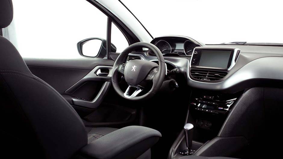 O belo painel traz uma tela touchscreen de sete polegadas na versão Griffe | <a href="https://beta-develop.quatrorodas.abril.com.br/carros/lancamentos/peugeot-208-736576.shtml" rel="migration">Leia mais</a> O belo painel traz uma tela touchscreen de sete polegadas na versão Griffe | <a href="https://beta-develop.quatrorodas.abril.com.br/carros/lancamentos/peugeot-208-736576.shtml" rel="migration">Leia mais</a>