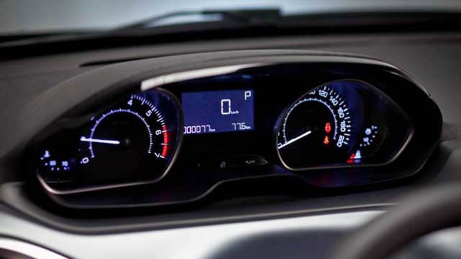 O quadro de instrumentos fica em uma posição mais elevada, facilitando a visualização dos mostradores | <a href="https://beta-develop.quatrorodas.abril.com.br/carros/lancamentos/peugeot-208-736576.shtml" rel="migration">Leia mais</a> O quadro de instrumentos fica em uma posição mais elevada, facilitando a visualização dos mostradores | <a href="https://beta-develop.quatrorodas.abril.com.br/carros/lancamentos/peugeot-208-736576.shtml" rel="migration">Leia mais</a>