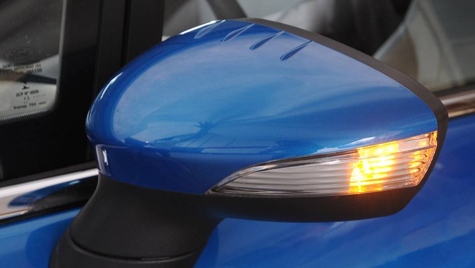 Hatch é oferecido nas versões S, SE e Titanium <a href="https://beta-develop.quatrorodas.abril.com.br/carros/lancamentos/ford-new-fiesta-2014-739245.shtml" rel="migration">Leia mais</a> Hatch é oferecido nas versões S, SE e Titanium <a href="https://beta-develop.quatrorodas.abril.com.br/carros/lancamentos/ford-new-fiesta-2014-739245.shtml" rel="migration">Leia mais</a>