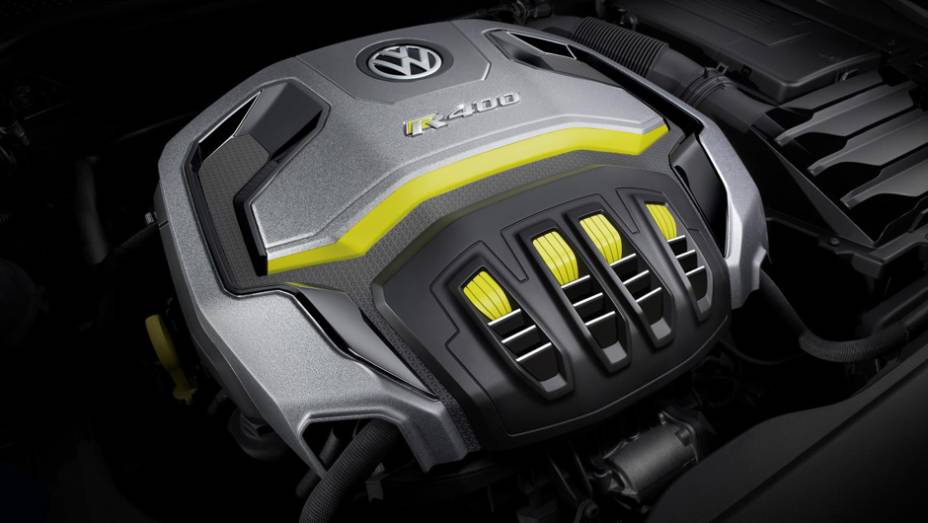 Empurrado pelo motor 2.0 turbo. | <a href="https://beta-develop.quatrorodas.abril.com.br/noticias/saloes/pequim-2014/vw-mostra-golf-r-400-pequim-780061.shtml" rel="migration">Leia mais</a>