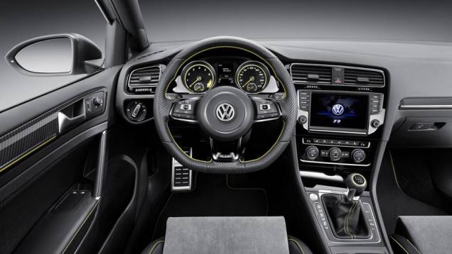 O Golf R 400 leva apenas 3,9 segundos para ir de 0 a 100 km/h. | <a href="https://beta-develop.quatrorodas.abril.com.br/noticias/saloes/pequim-2014/vw-mostra-golf-r-400-pequim-780061.shtml" rel="migration">Leia mais</a> O Golf R 400 leva apenas 3,9 segundos para ir de 0 a 100 km/h. | <a href="https://beta-develop.quatrorodas.abril.com.br/noticias/saloes/pequim-2014/vw-mostra-golf-r-400-pequim-780061.shtml" rel="migration">Leia mais</a>