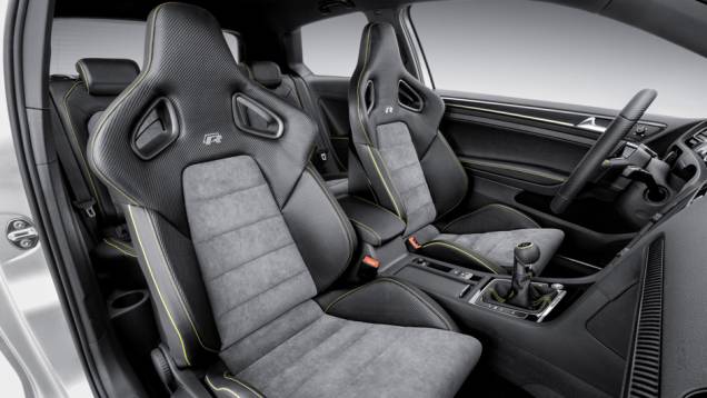 Bancos esportivos. | <a href="https://beta-develop.quatrorodas.abril.com.br/noticias/saloes/pequim-2014/vw-mostra-golf-r-400-pequim-780061.shtml" rel="migration">Leia mais</a> Bancos esportivos. | <a href="https://beta-develop.quatrorodas.abril.com.br/noticias/saloes/pequim-2014/vw-mostra-golf-r-400-pequim-780061.shtml" rel="migration">Leia mais</a>