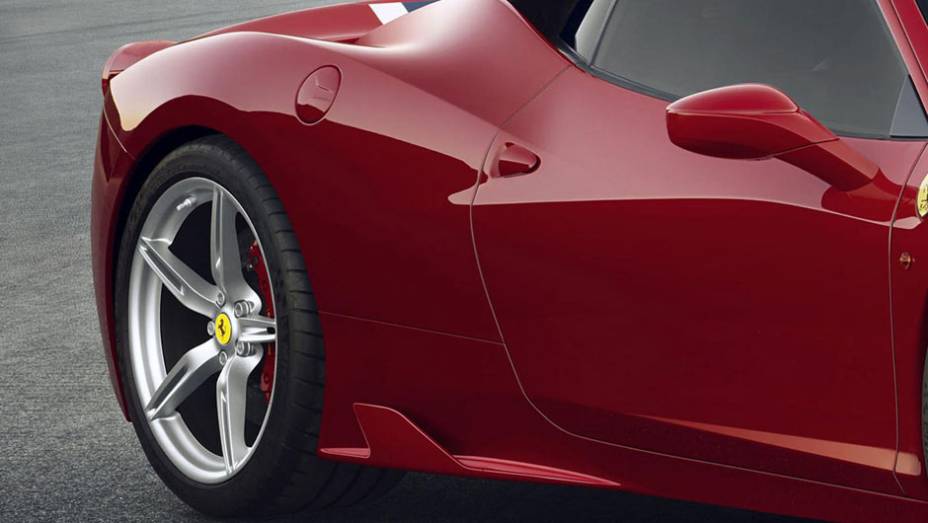 Saias laterais direcionam o vento para a parte traseira da Ferrari | <a href="https://beta-develop.quatrorodas.abril.com.br/saloes/frankfurt/2013/ferrari-458-italia-speciale-753641.shtml" rel="migration">Leia mais</a>