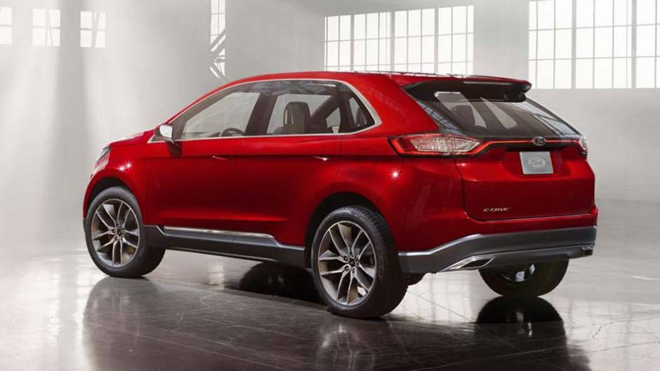 Se a frente lembra um rival asiático, pelo menos a traseira tem personalidade | <a href="https://beta-develop.quatrorodas.abril.com.br/noticias/saloes/los-angeles-2013/ford-apresenta-edge-concept-760730.shtml" rel="migration">Leia mais</a>