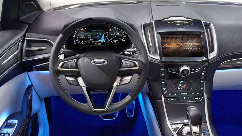 Futurista, sim, mas sem exageros: o painel do Edge poderia equipar qualquer carro produzido em série | <a href="https://beta-develop.quatrorodas.abril.com.br/noticias/saloes/los-angeles-2013/ford-apresenta-edge-concept-760730.shtml" rel="migration">Leia mais</a> Futurista, sim, mas sem exageros: o painel do Edge poderia equipar qualquer carro produzido em série | <a href="https://beta-develop.quatrorodas.abril.com.br/noticias/saloes/los-angeles-2013/ford-apresenta-edge-concept-760730.shtml" rel="migration">Leia mais</a>
