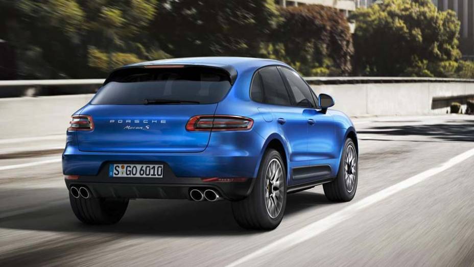 Atr&aacute;s, as lanternas horizontais invadem a tampa do porta-malas | <a href="https://beta-develop.quatrorodas.abril.com.br/noticias/saloes/los-angeles-2013/porsche-mostra-macan-760709.shtml" rel="migration">Leia mais</a>
